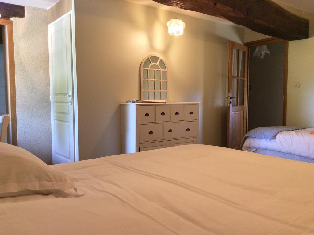Bed and Breakfast Domaine De Noyer Saint-Christophe-en-Brionnais Pokój zdjęcie